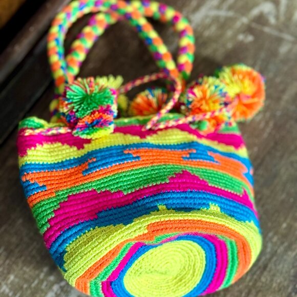 Artisan small hand-crocheted purse from South America - Picture 4 of 6
